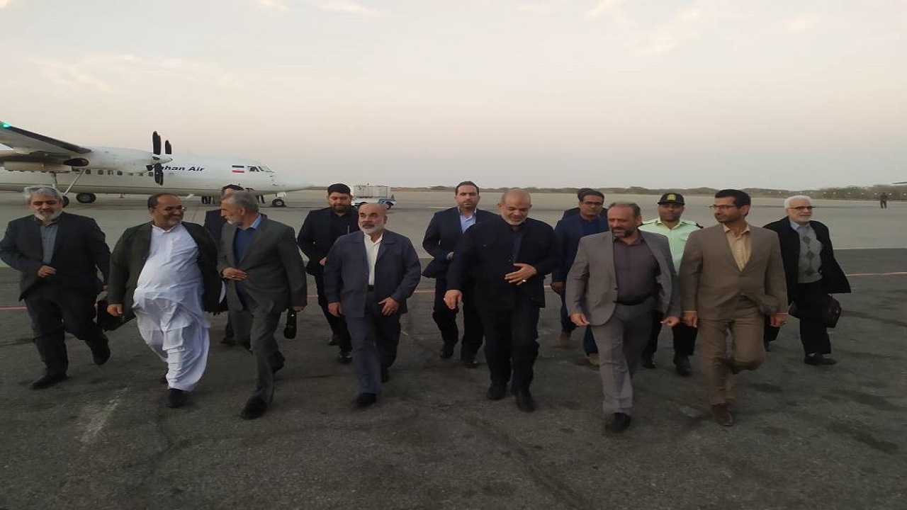وزیر کشور وارد فرودگاه بین‌المللی بندر کنارک شد