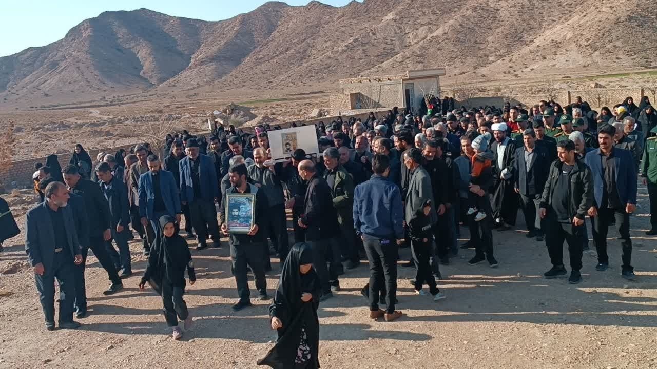 مراسم تشییع و خاکسپاری مادر شهید محمدهاشم غلامی در روستای ملوند + فیلم و تصاویر