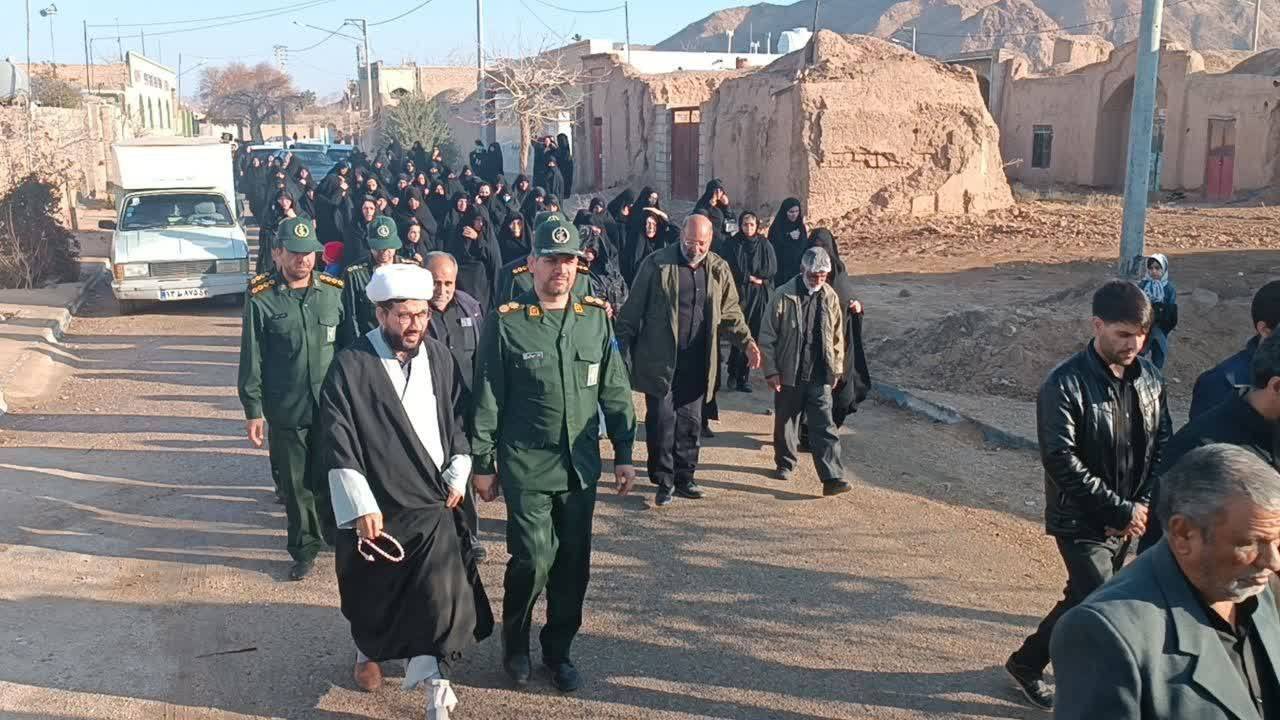 حضور باشکوه در مراسم تشییع مادر شهید