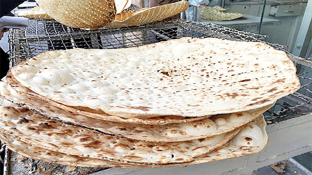 نانوایان آباده‌ای همچنان در انتظار افزایش قیمت نان تافتون