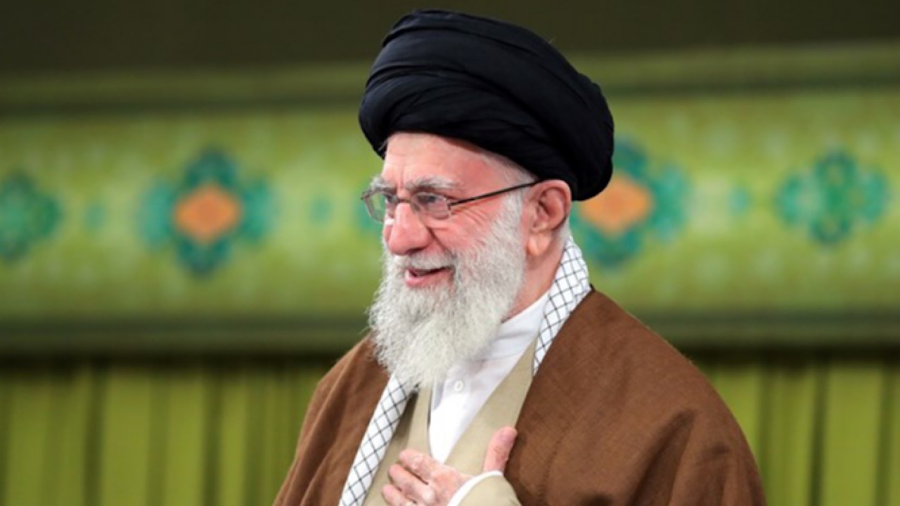 انتشار شعری قدیمی از رهبر انقلاب
