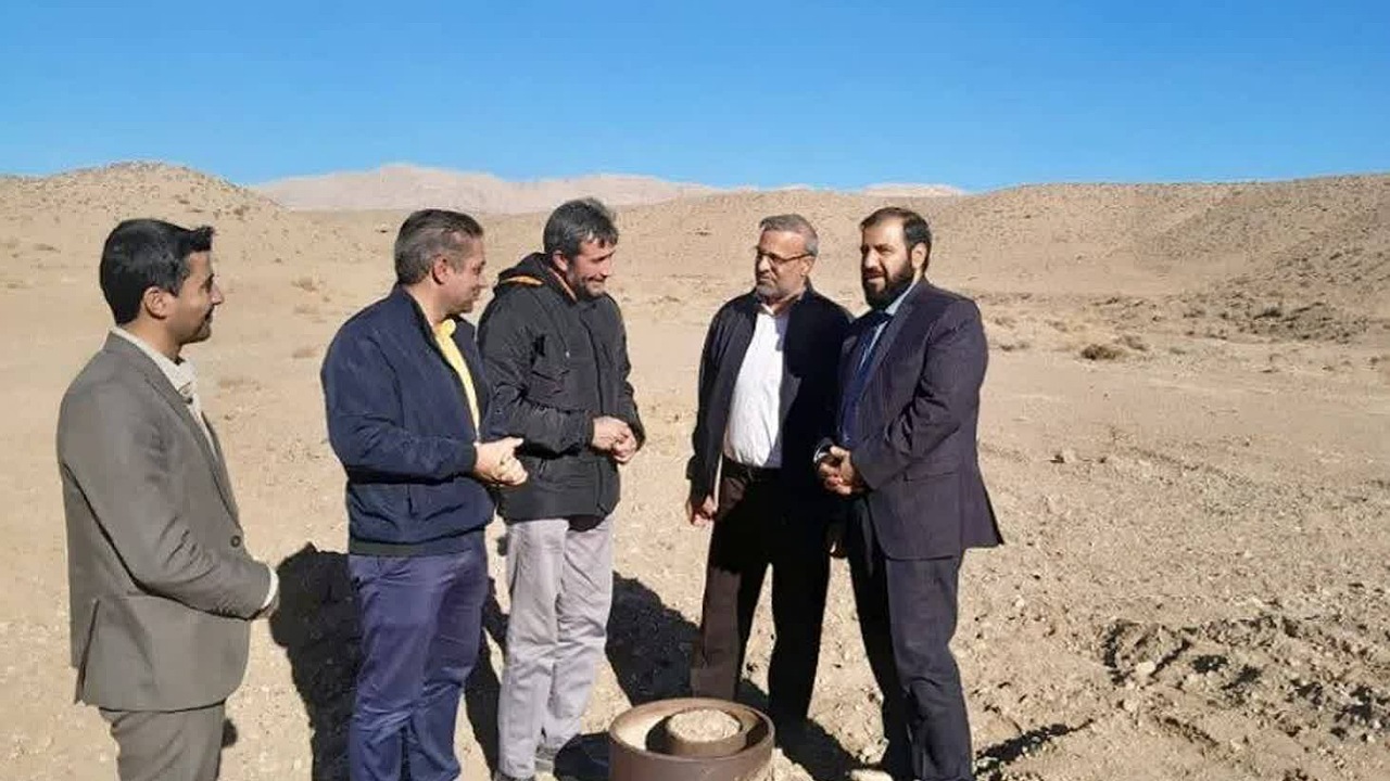 آب شرب روستای دشتخاک زرند مشکل دارد