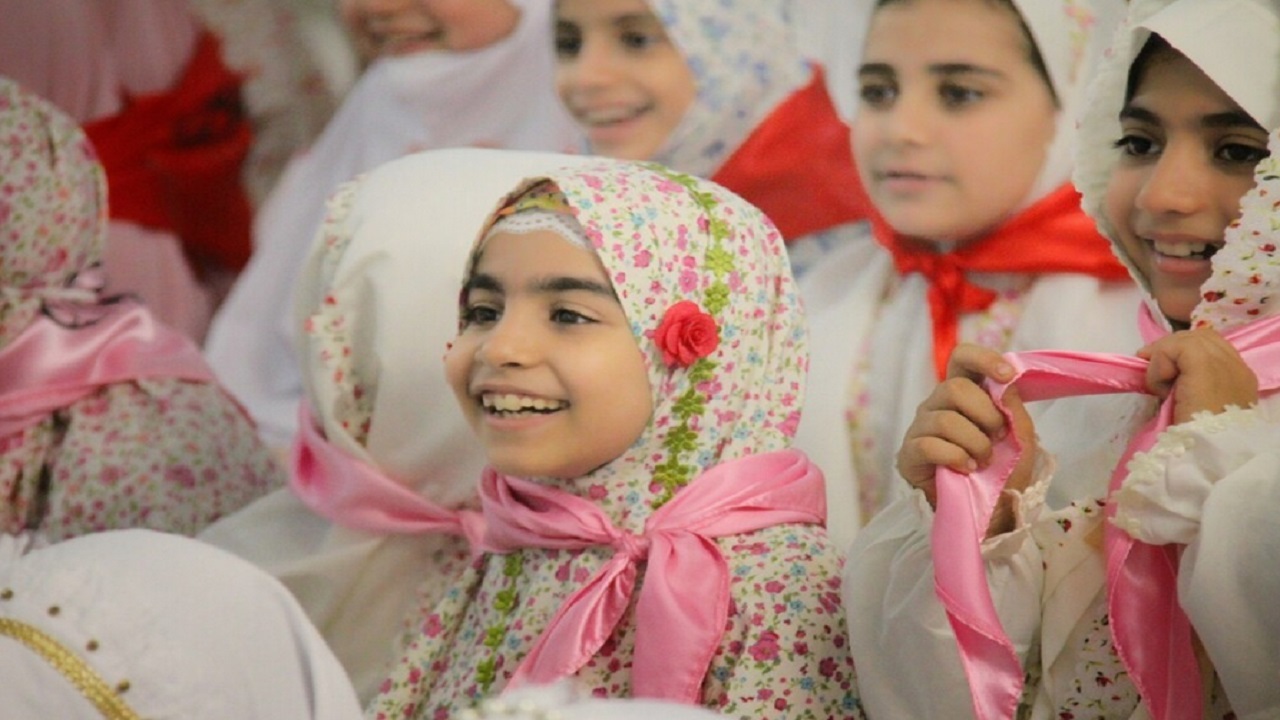جشن تکلیف دختران در حرم حضرت معصومه(س)