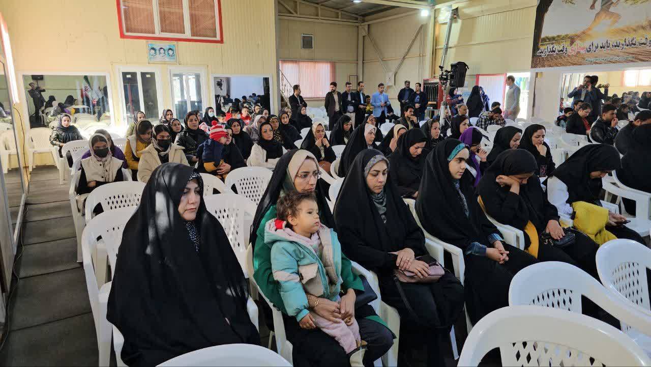 همایش خانواده موفق در زرند برگزار شد