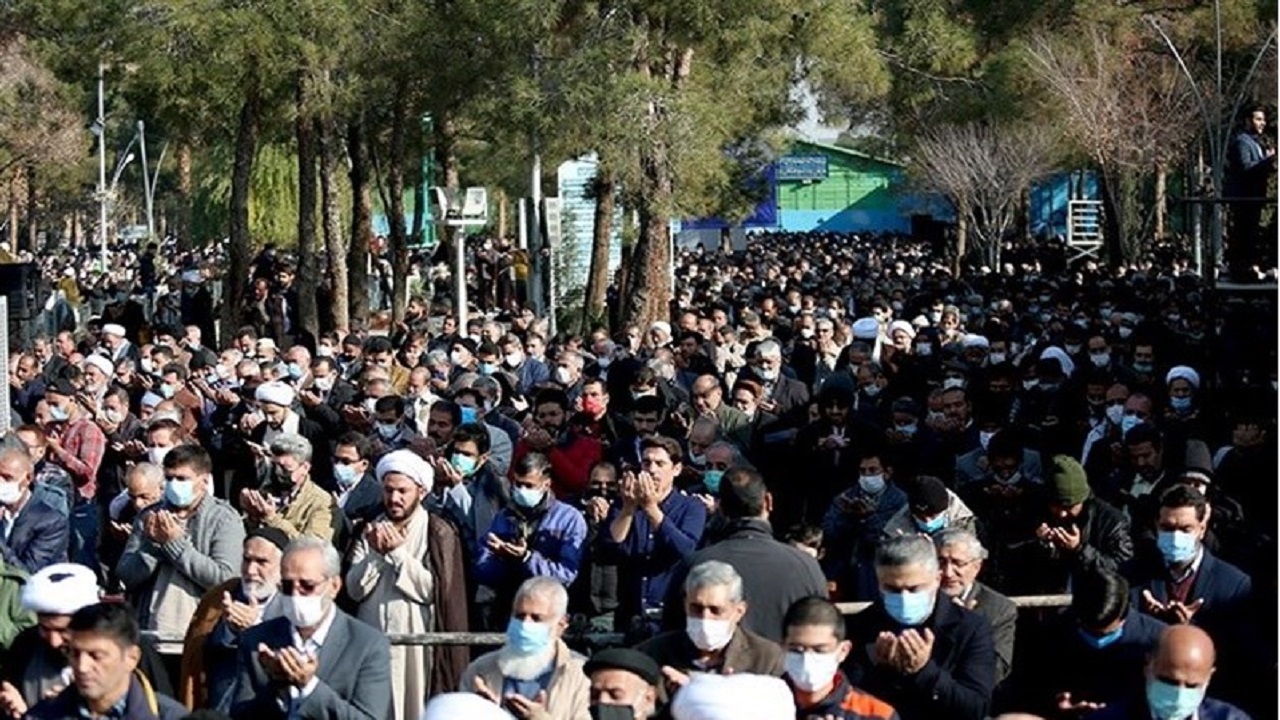 اقامه نماز باران در گلستان شهدای اصفهان