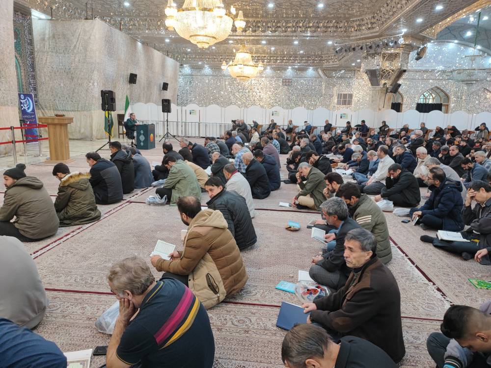 صدای دلنشین دعای ندبه در حرم عبدالعظیم حسنی (ع)