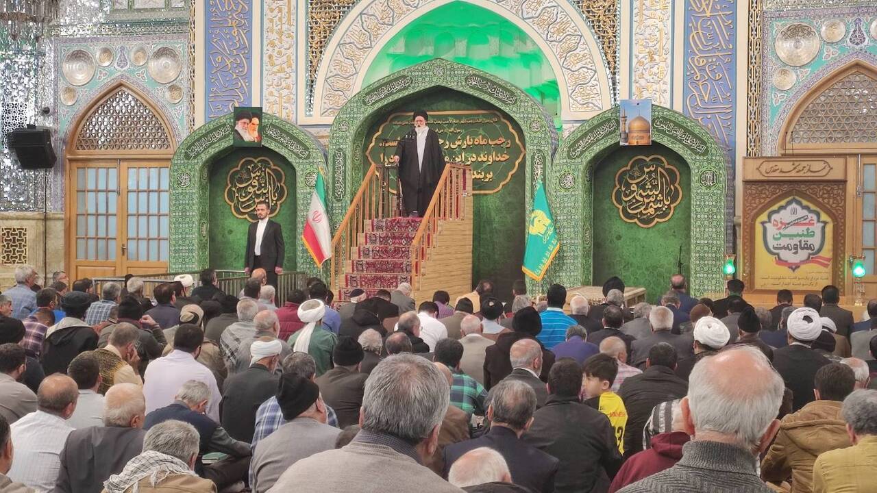 دشمن فقط زبان زور را متوجه میشود