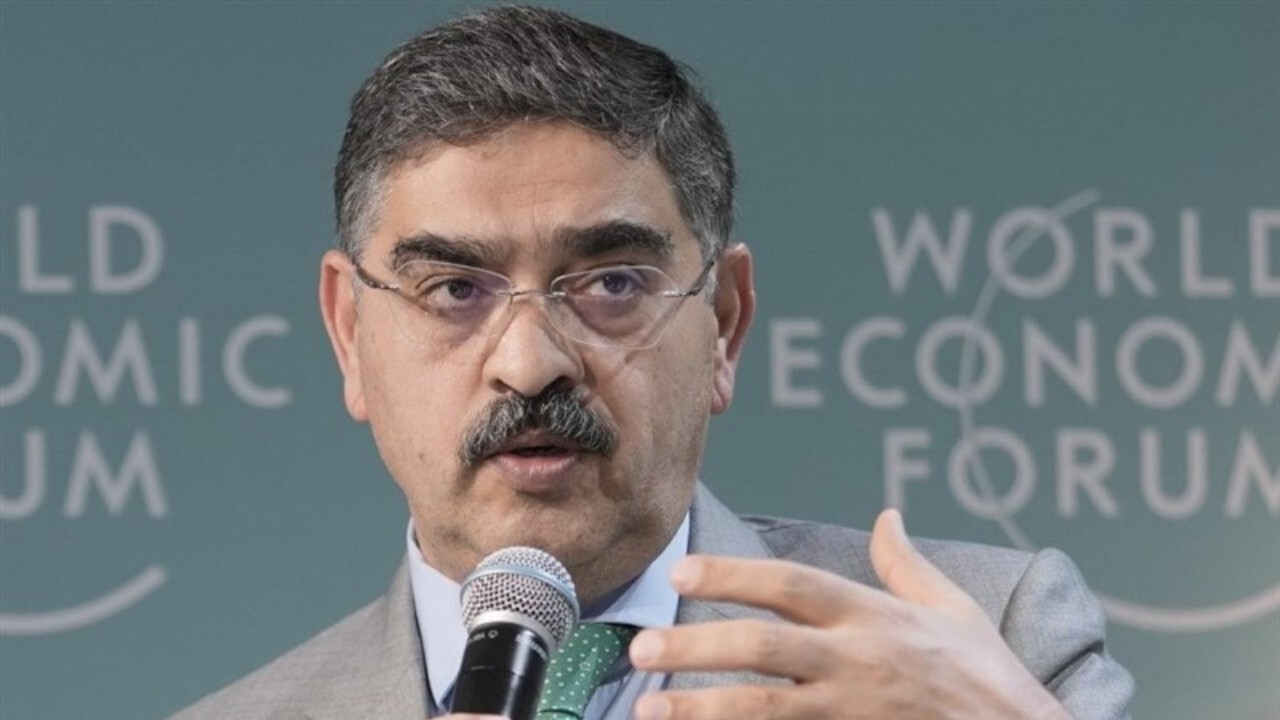 پاکستان مدعی فروش تجهیزات نظامی خارجی جامانده در افغانستان شد