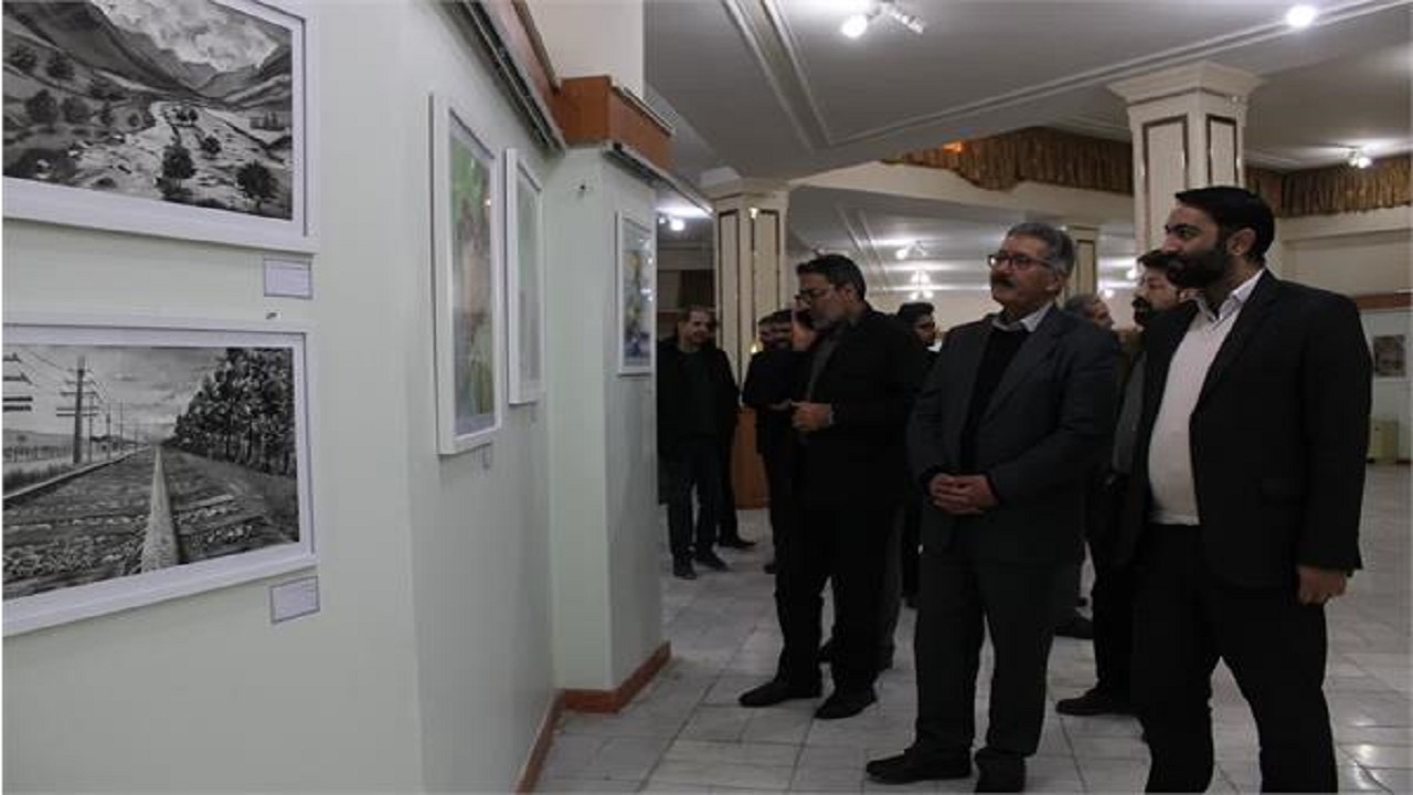 برپایی دو نمایشگاه آثار تجسمی هنرمندان در چهارمحال و بختیاری