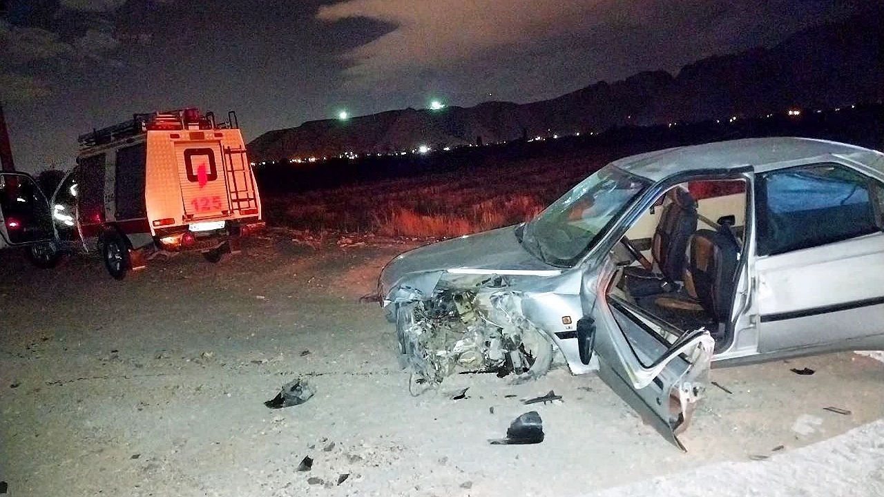 نجات ۲ مجروح حادثه تصادف در جاده ده‌بالا