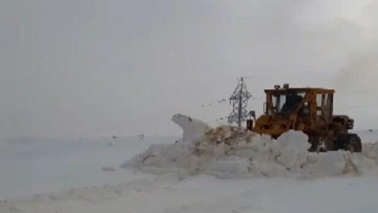 مسدود شدن راه ارتباطی روستای پشت گردنه کلوسه فریدونشهر