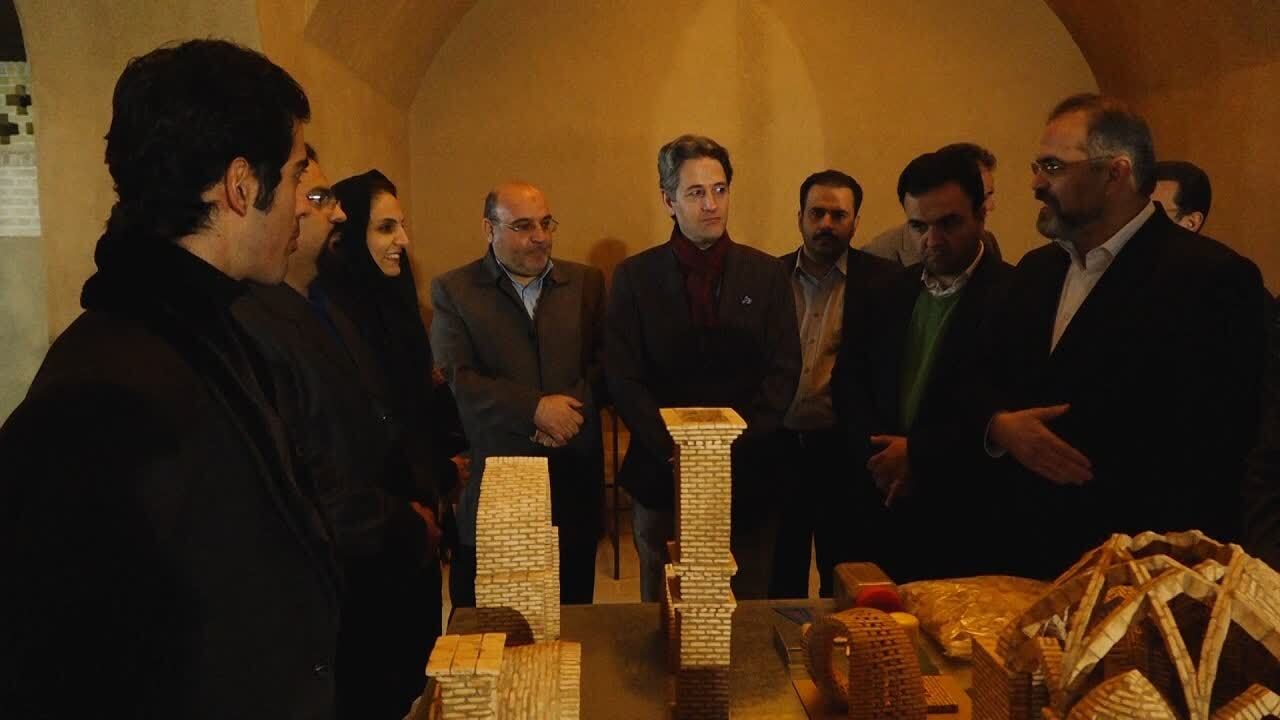 برگزاری بازارچه صنایع دستی دانشجویی در يزد