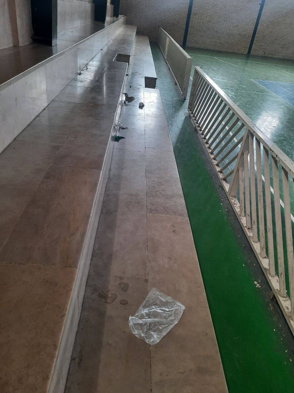 انباشت زباله در باشگاه ورزشی