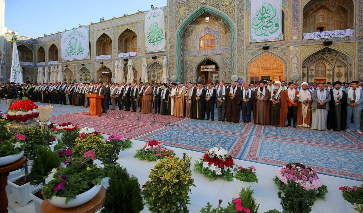 تزئین حرم حضرت علی (ع) تزئین حرم حضرت علی (ع)