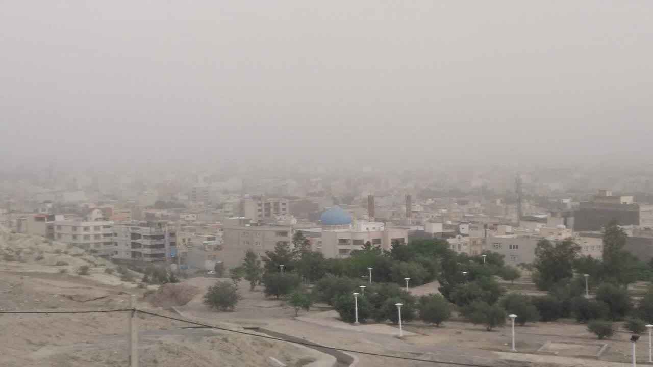 نیمی از شکایت‌های محیط زیستی قم مرتبط با آلودگی هواست