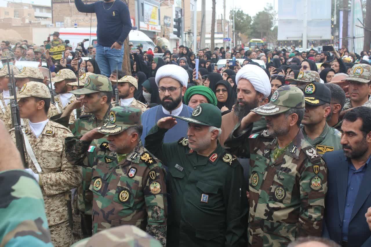حضور مسئولان در مراسم تشییع شهید