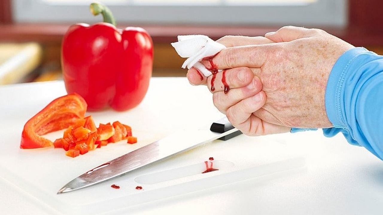 خونریزی را چطور کنترل کنیم؟ + فیلم