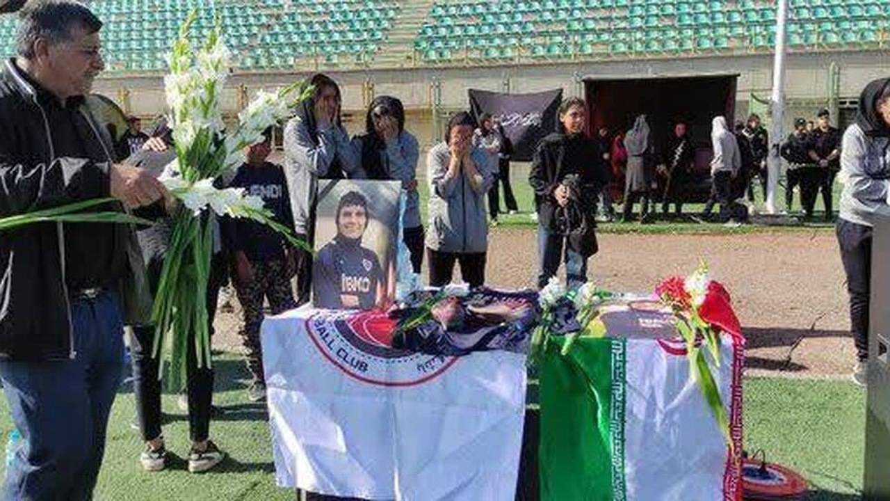 بمی‌ها، ملیکا محمدی را برای دفن در آمریکا بدرقه کردند