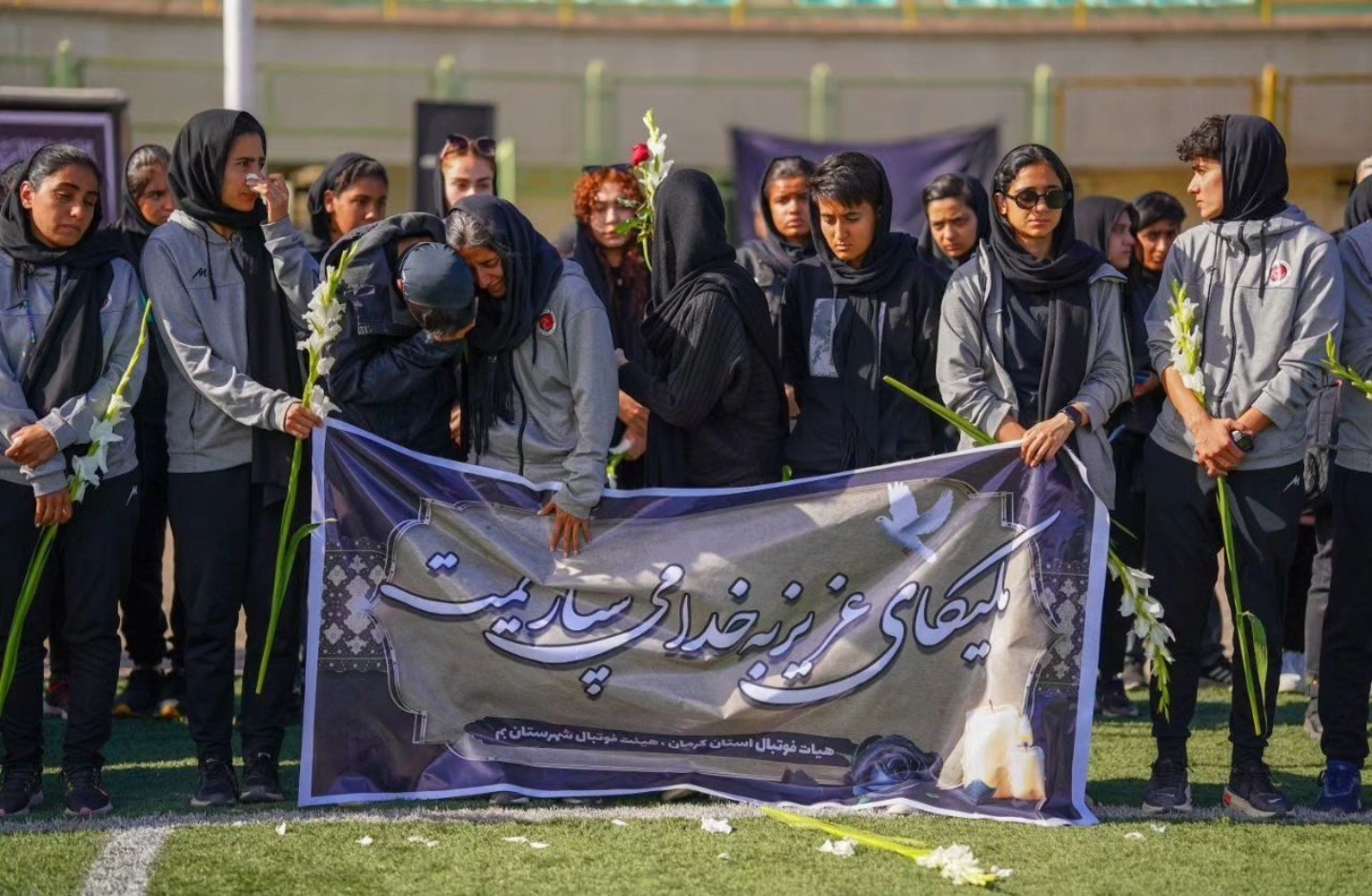 بمی&zwnj;ها، ملیکا محمدی را برای دفن در آمریکا بدرقه کردند