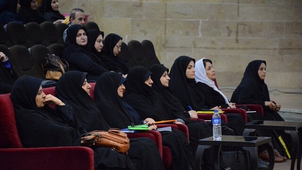 توسعه امکانات آموزشی زنان در مناطق کم برخوردار، اولویت وزارت علوم/ میزان حضور بانوان در دانشگاه‌ها بیشتر از آقایان است