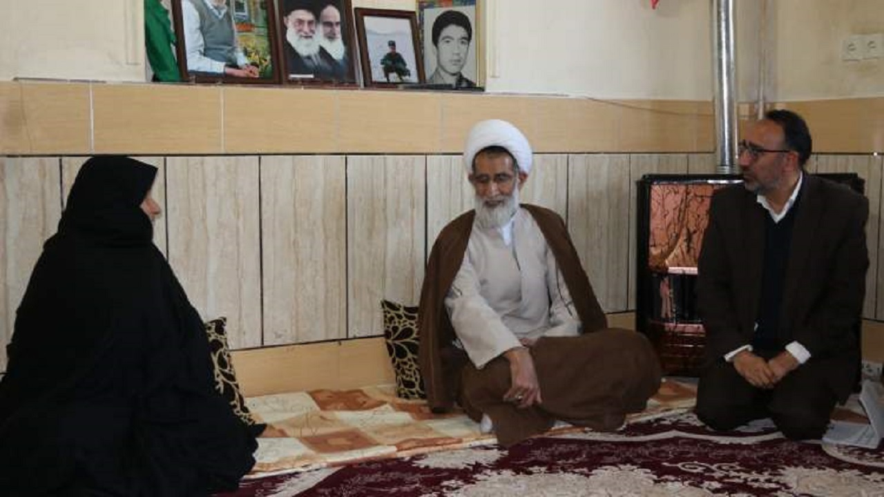 بالندگی و عظمت ایران اسلامی به برکت خون شهدا است