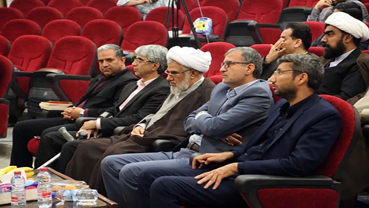  برگزاری آئین رونمایی از مجموعه ۴۰ جلدی ره‌ نامه از بیانات مقام معظم رهبری