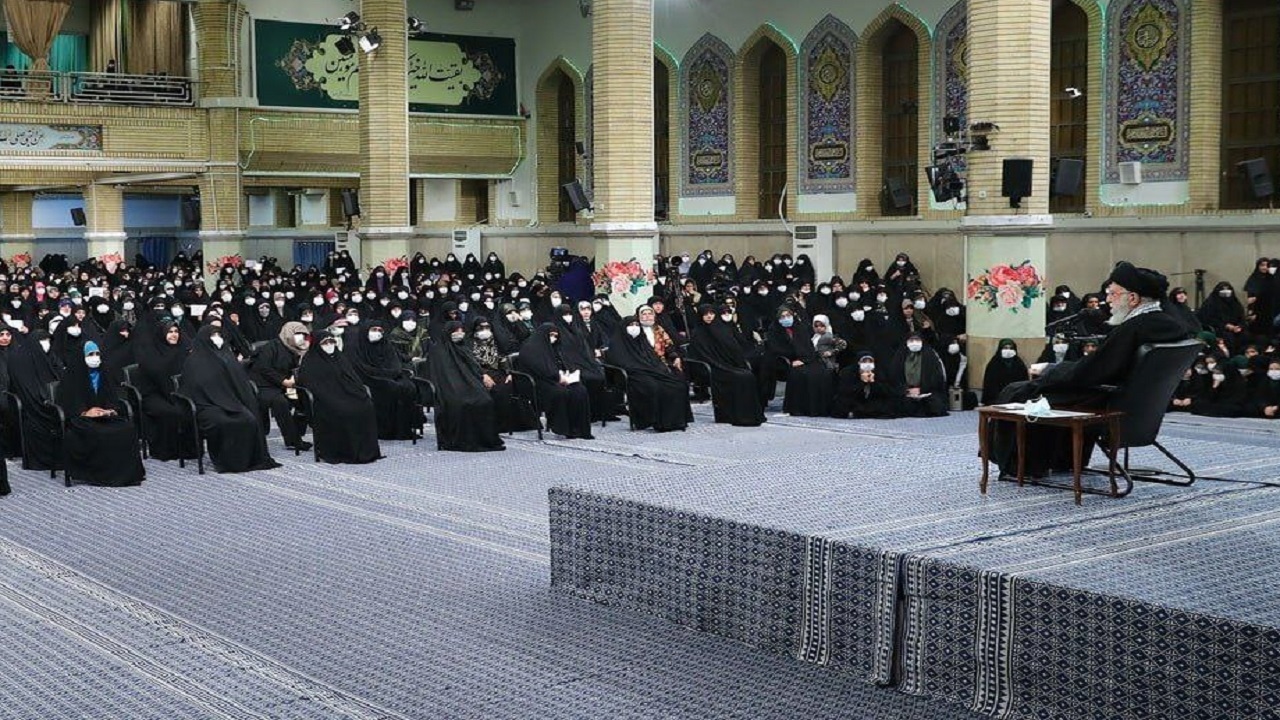 جمعی از بانوان فردا با رهبر انقلاب دیدار می‌کنند