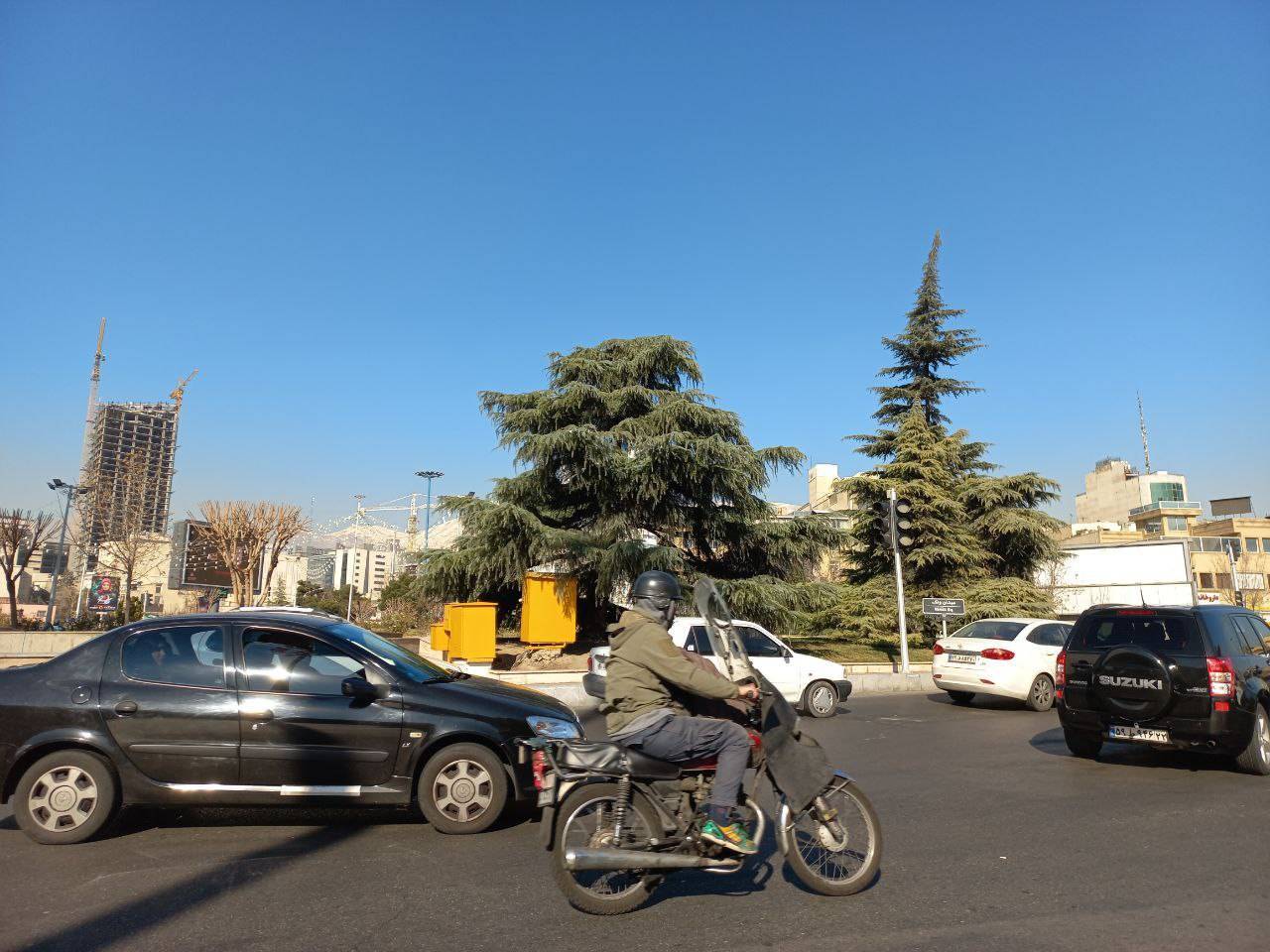 تصویری از آسمان آبی پایتخت