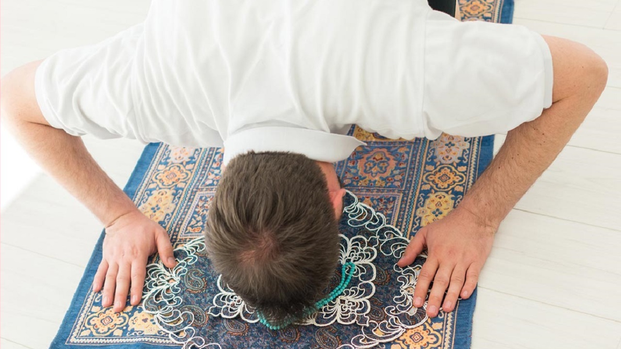 آموزش احکام لباس نمازگزار + فیلم