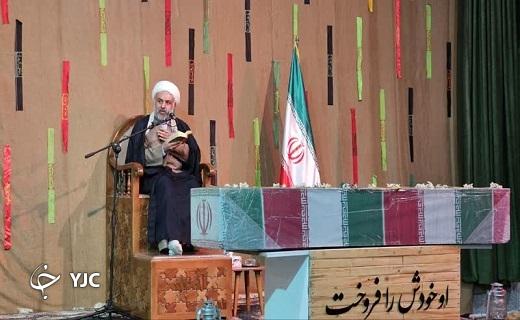 تکریم از مادران و همسران شهدا در بافق+تصویر