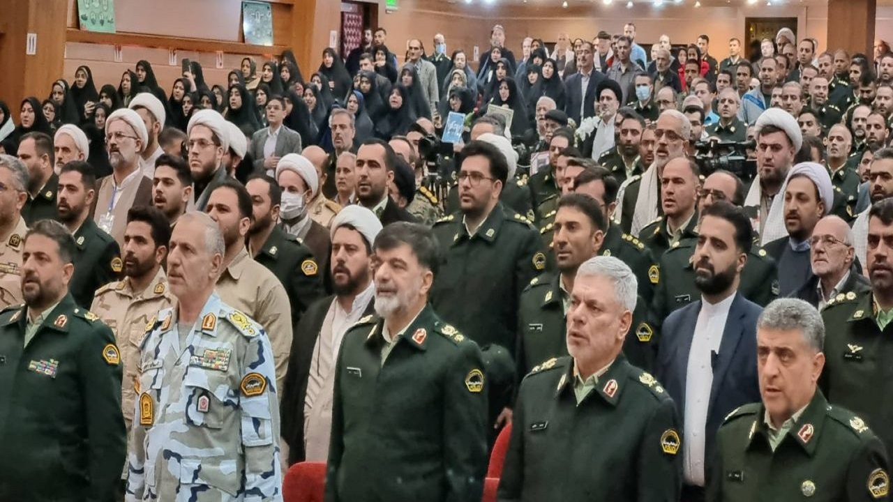 مرزداران سینه خود را سپر تروریست‌ها کرده‌اند