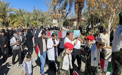 احترام کادر درمان بافق به شهید گمنام+تصویر