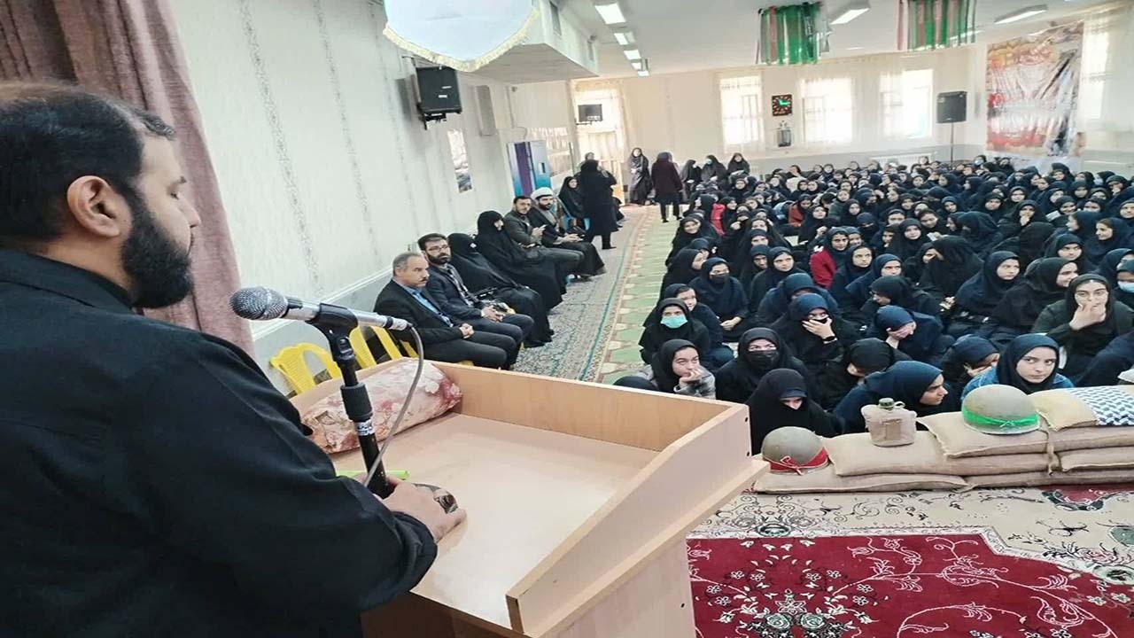 یادواره شهدای دانش آموز و فرهنگی زرند برگزار شد