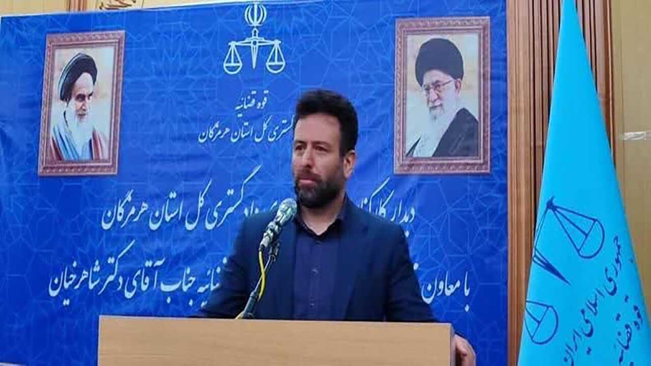  در یک‌سال اخیر ۹۶۰۰  کارمند و ۱۴۰۰  قاضی در دستگاه قضایی استخدام شده است 