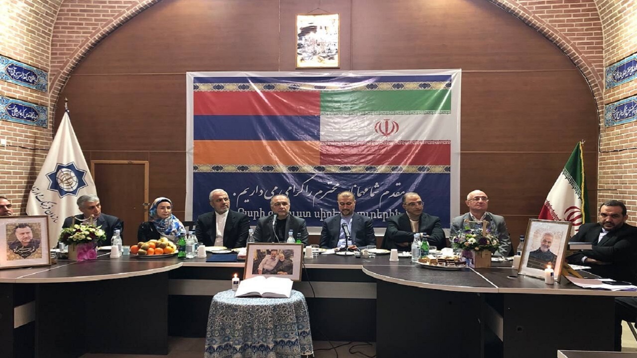 امیرعبداللهیان با ایرانیان مقیم ایروان دیدار کرد