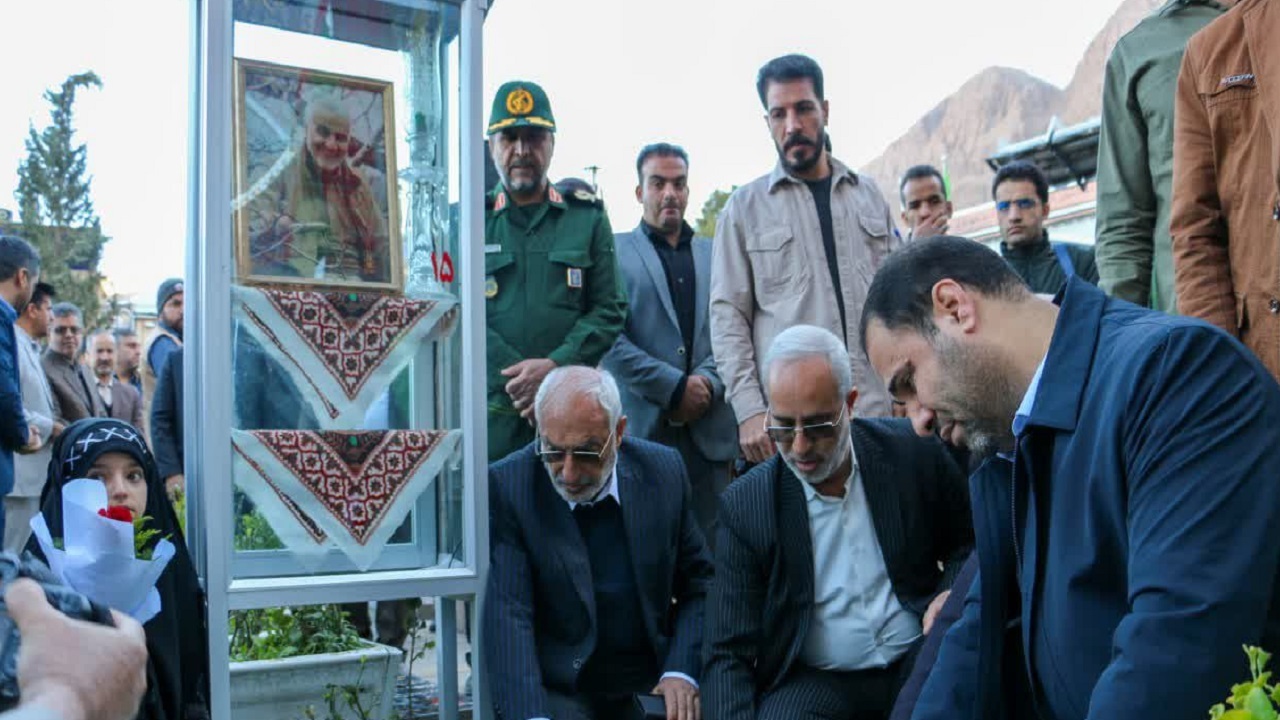 ادای احترام وزیر آموزش و پرورش و استاندار کرمان به سردار دل‌ها
