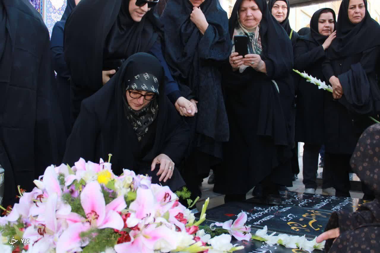 حضور مسئولان وزارت ورزش بر مزار سردار دل&zwnj;ها