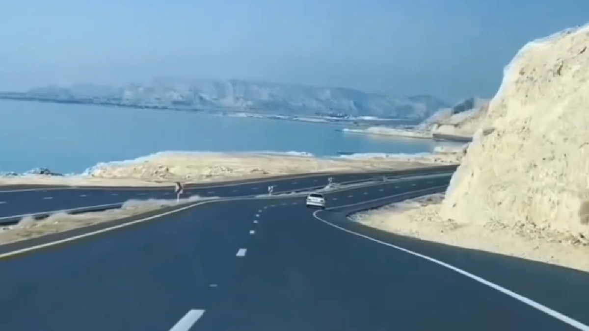 صف ۸ کیلومتری خودرو‌ها در بندر پل + فیلم