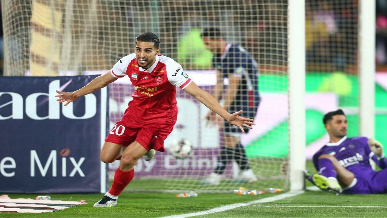 پرسپولیس ۱ - ۰ نساجی/ سرخ‌ها به ۲ قدمی صدر رسیدند