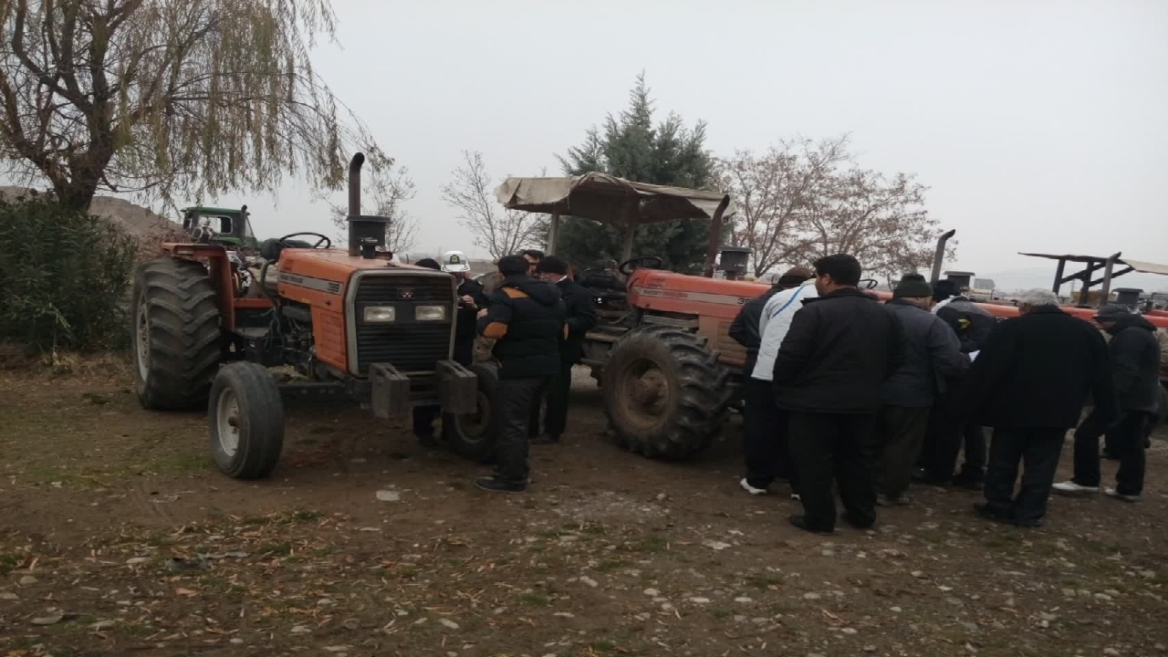 پلاک گذاری ۲۹ دستگاه ماشین آلات کشاورزی در شهرستان البرز