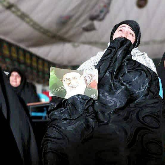 حضور بانوان در گلزار شهدای کرمان