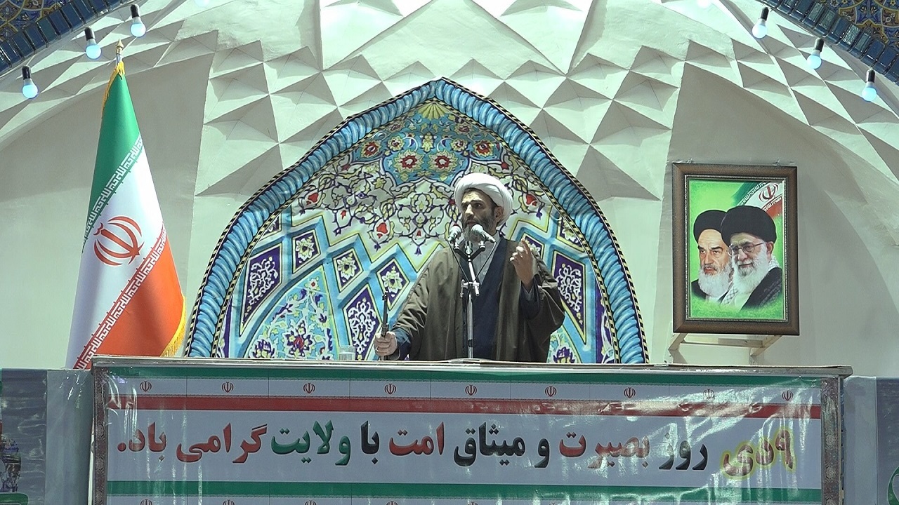 باید در بزنگاه‌های انقلاب با بصیرت عمل کنیم