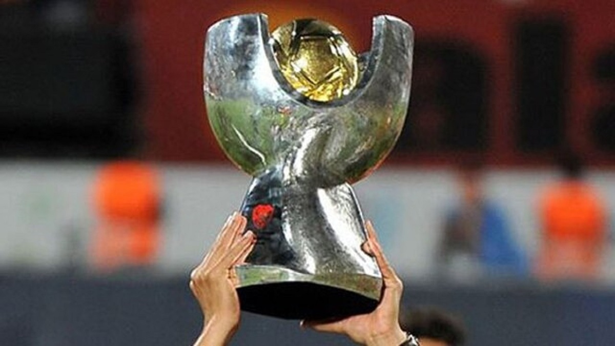 عالیشاه کاپ قهرمانی سوپرجام پرسپولیس را بالای سر برد + فیلم