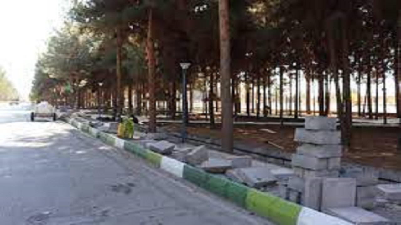 ایجاد نوار سبز حاشیه‌ای در بلوار کوثر