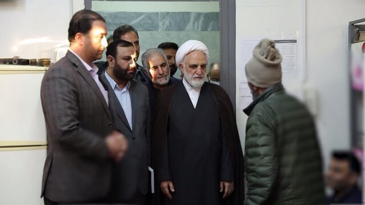 نباید مهریه‌ای را پذیرفت که بیش از توان و استطاعت است