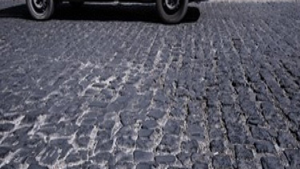 سنگ فرش خیابان حافظیه بهسازی می‌شود