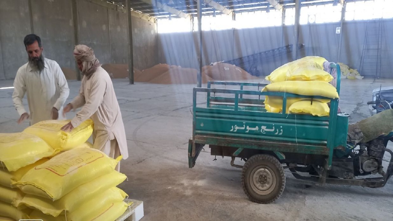 کشف یک تن آرد حمایتی در بازار آزاد در ایرانشهر
