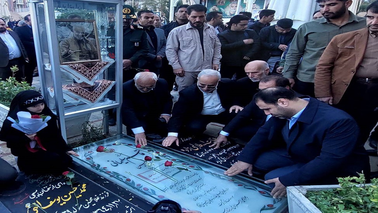 حضور وزیر آموزش و پرورش بر سر مزار سردار دل‌ها در آستانه چهارمین سالگرد شهادت + فیلم و تصاویر