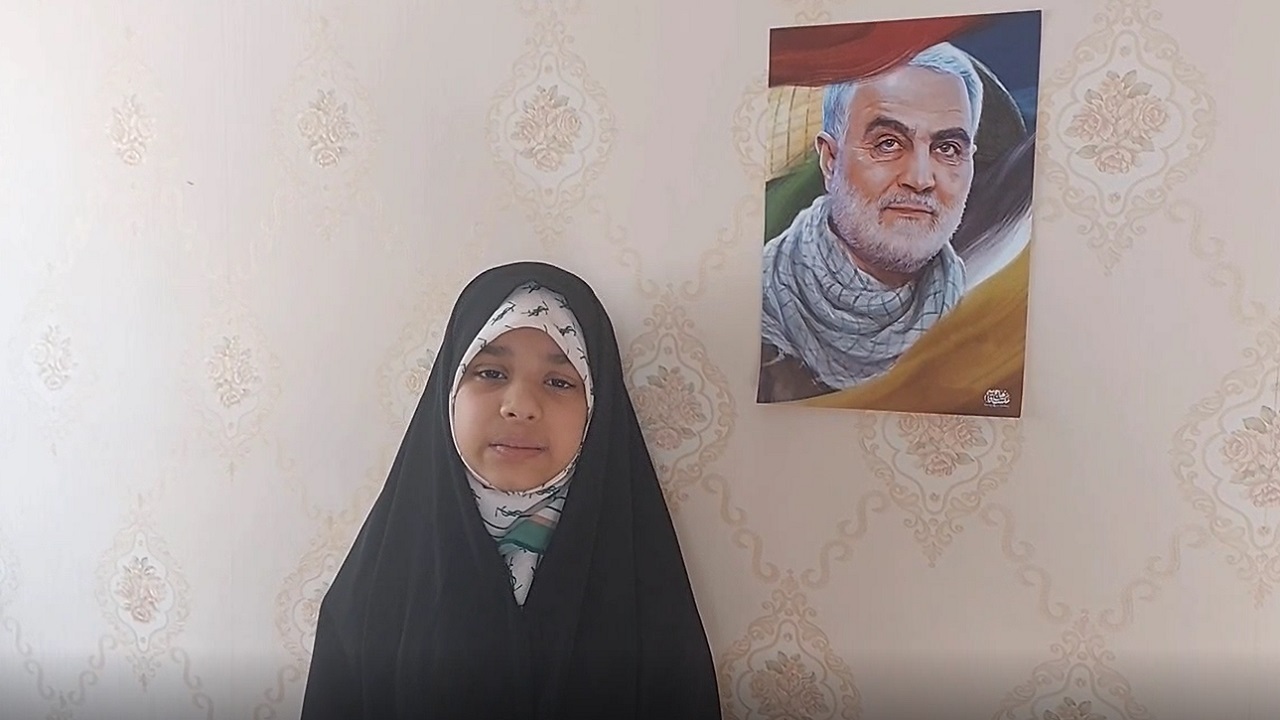 دکلمه خوانی دانش آموزی در وصف سردار دل‌ها + فیلم