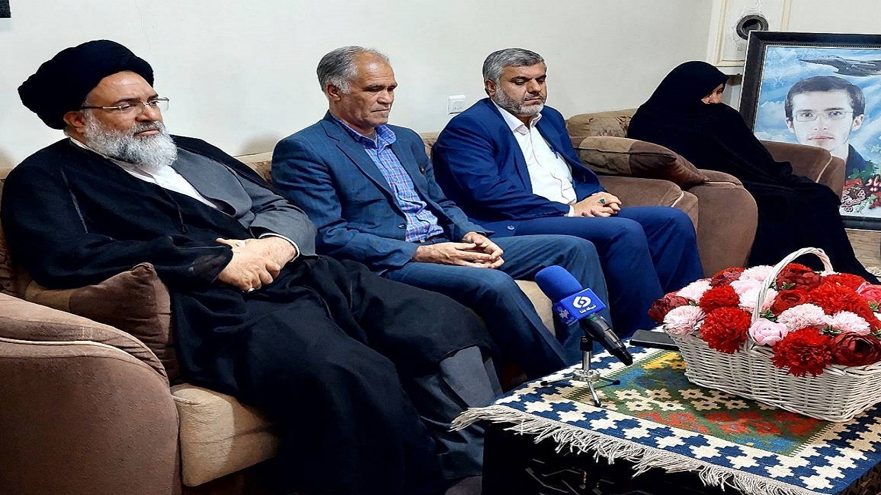 دیدار نماینده ولی فقیه در کهگیلویه و بویراحمد با خانواده شهید امیر نژاد